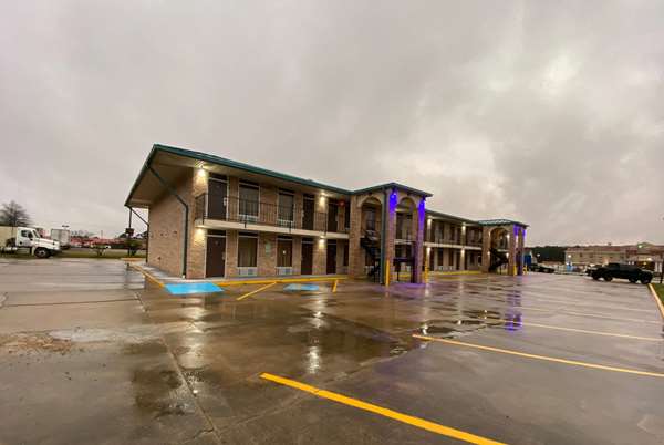 Exterior view - Days Inn Forest - I-20, Exit 88