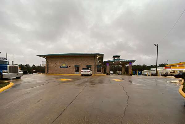 Exterior view - Days Inn Forest - I-20, Exit 88