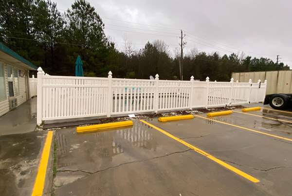 Pool - Days Inn Forest - I-20, Exit 88