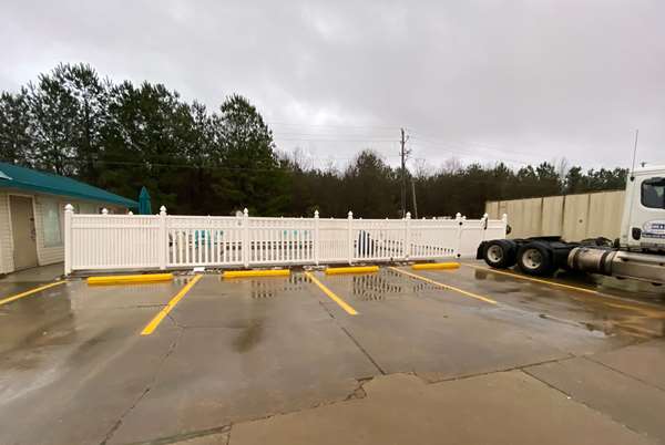 Pool - Days Inn Forest - I-20, Exit 88
