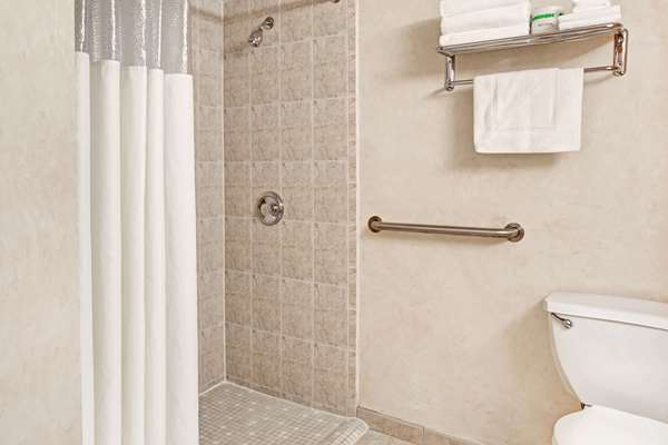  - Days Hotel Conference Center East Brunswick - I-95, Exit 9