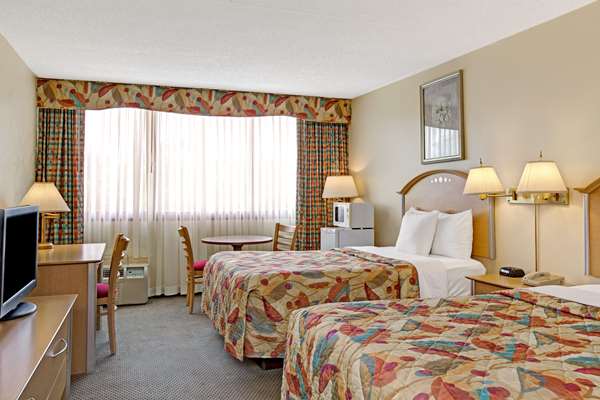  - Days Hotel Conference Center East Brunswick - I-95, Exit 9