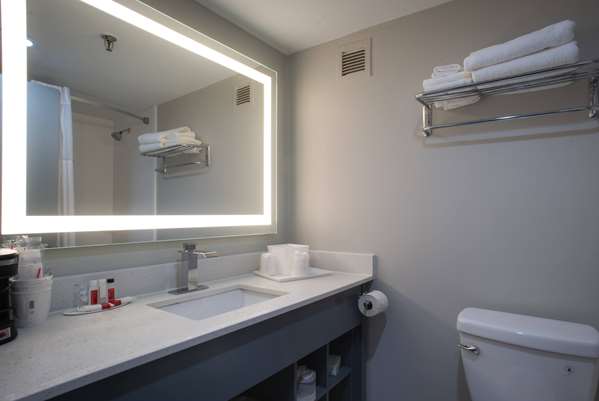  - Days Hotel Conference Center East Brunswick - I-95, Exit 9