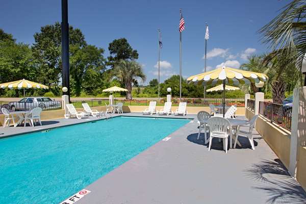 Pool - Days Inn Ladson - I-26, Exit 203