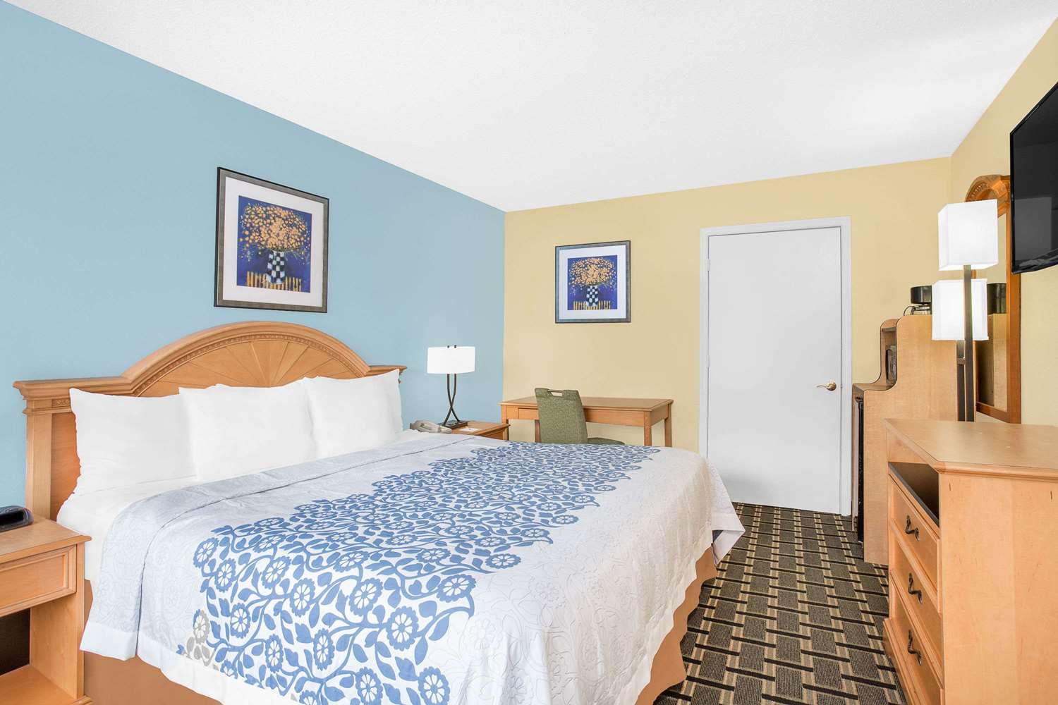 Days Inn Carmel Church Ruther Glen, VA See Discounts