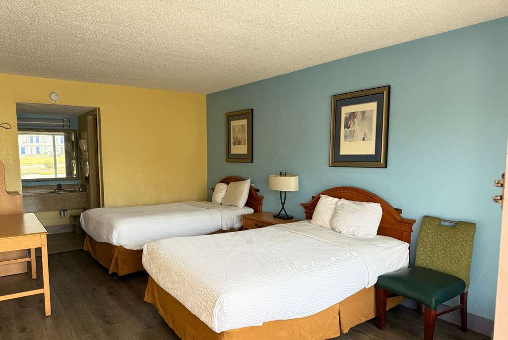 DAYS INN BY WYNDHAM RUTHER GLEN KIN-guestroom-Guest Room,On-Site.jpg