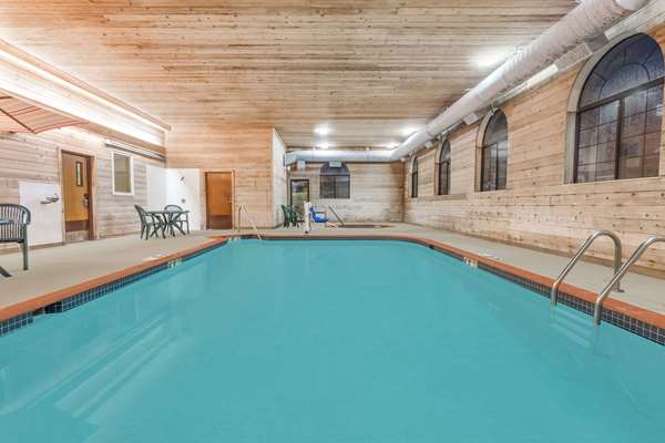 Pool - Days Inn Iron Mountain