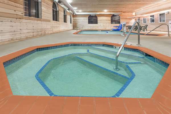 Pool - Days Inn Iron Mountain