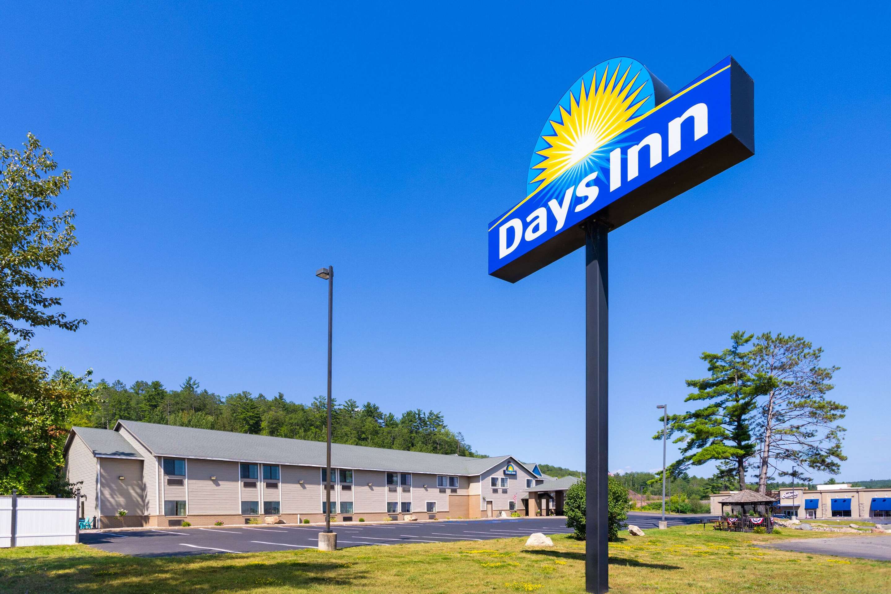 Exterior | Days Inn by Wyndham Iron Mountain