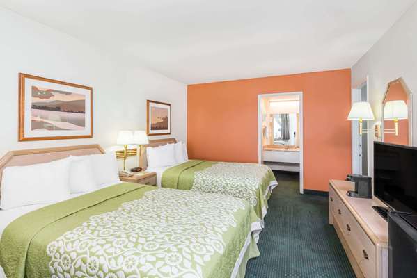  - Days Inn Deming - I-10, Exit 82