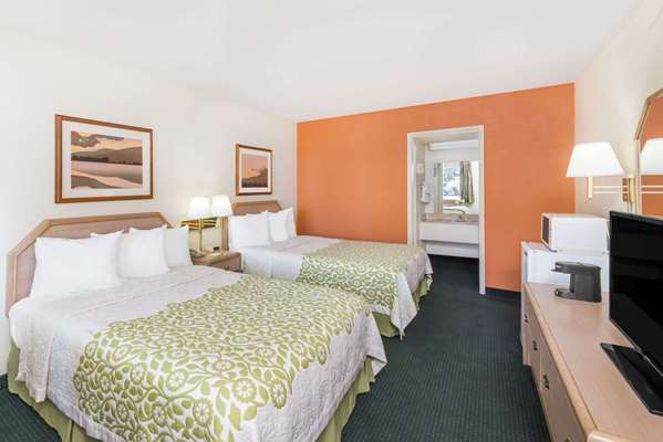  - Days Inn Deming - I-10, Exit 82