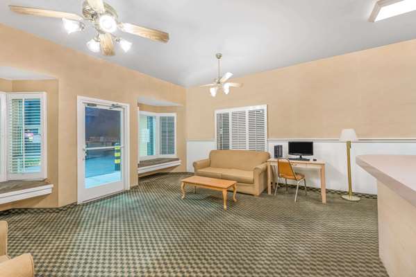  - Days Inn Deming - I-10, Exit 82