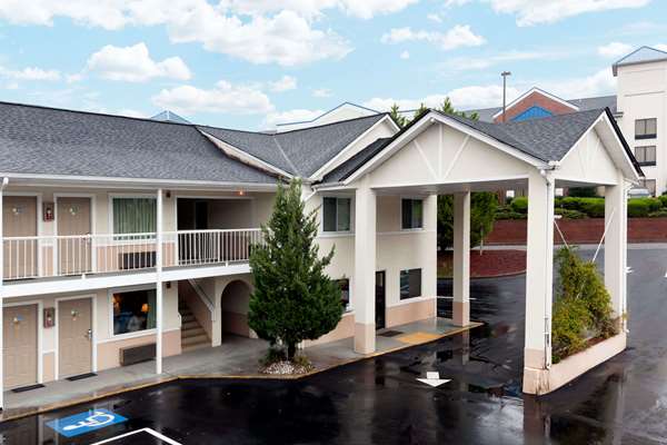 Exterior view - Days Inn Dahlonega