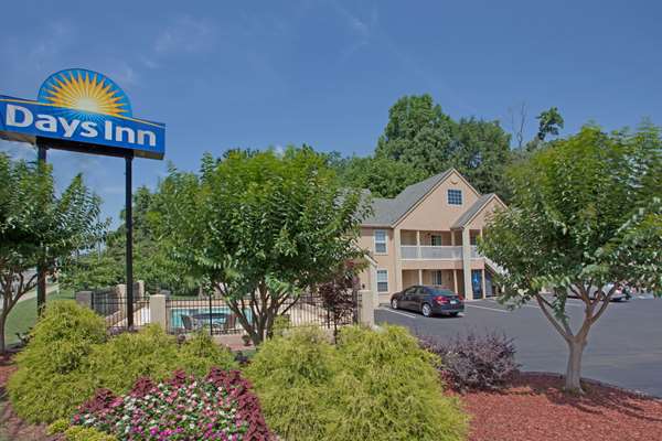 Exterior view - Days Inn Canton