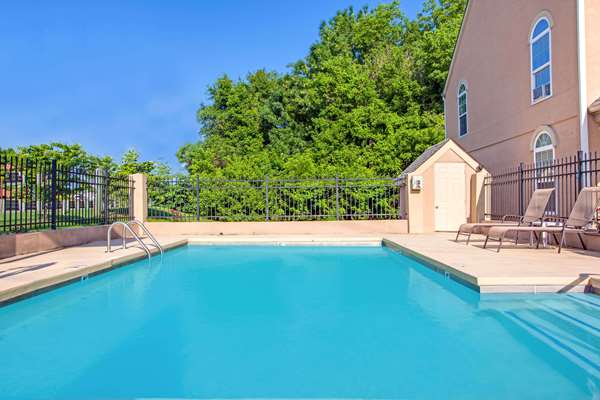 Pool - Days Inn Canton