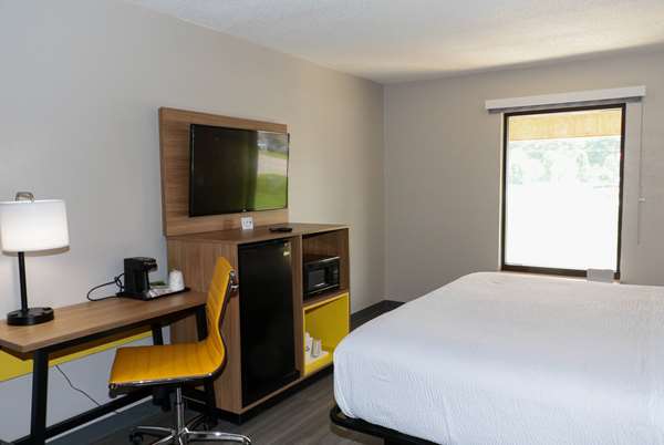  - Days Inn Farmville