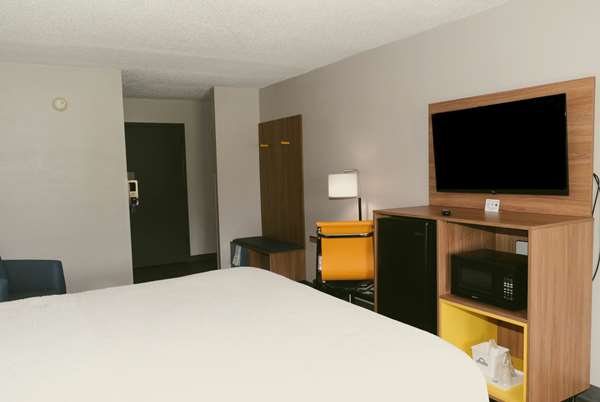  - Days Inn Farmville