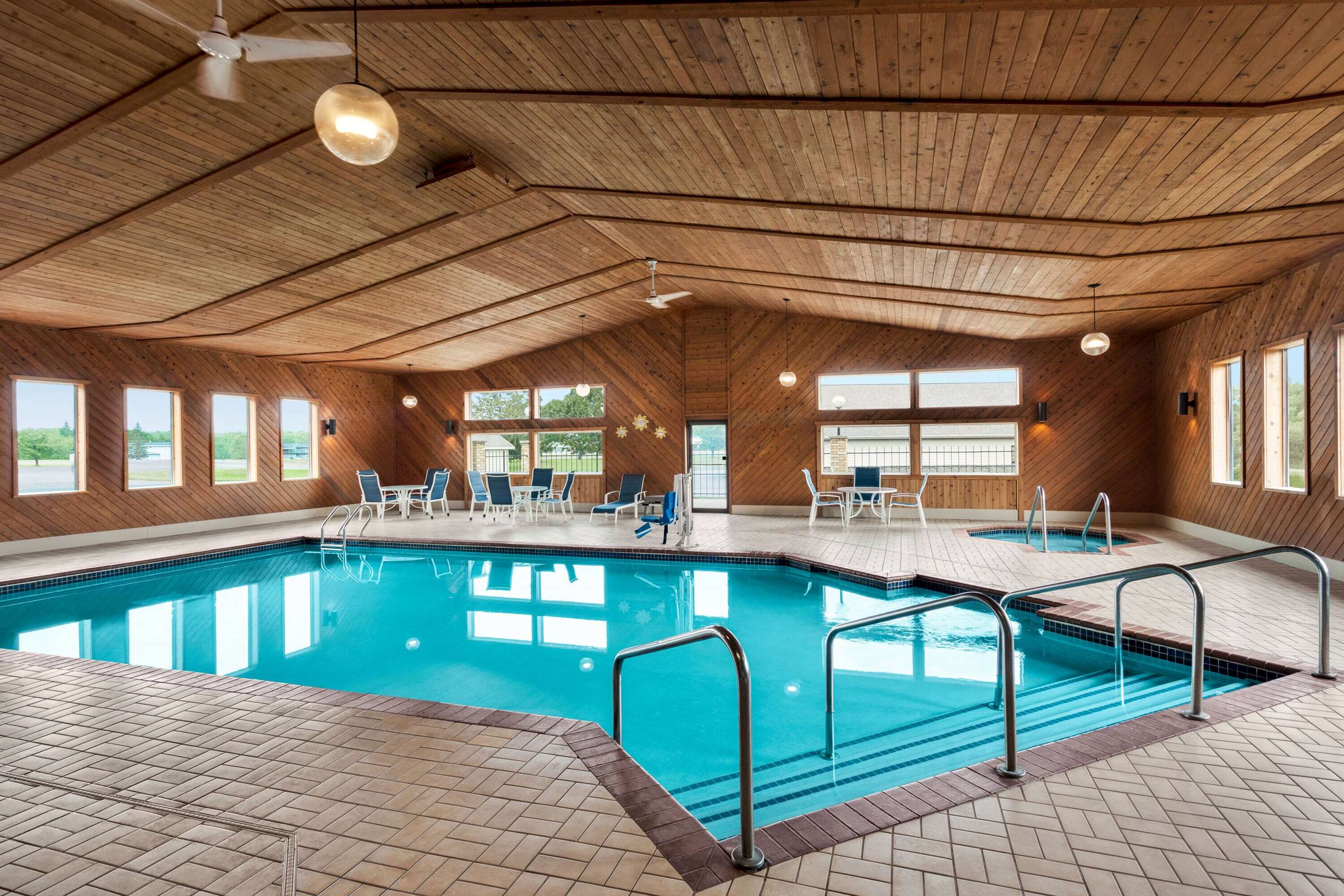 Pool - indoor