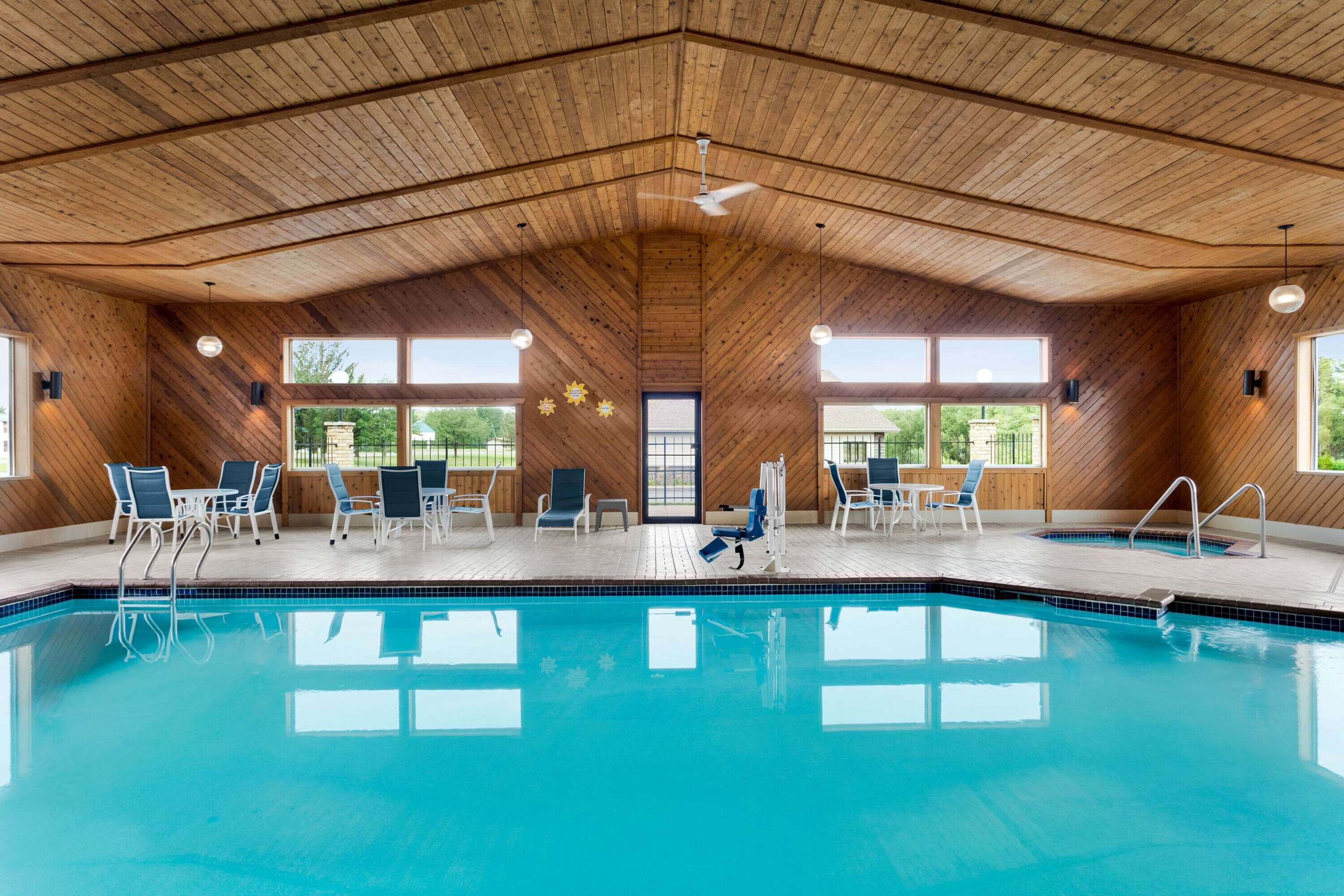 Pool - indoor