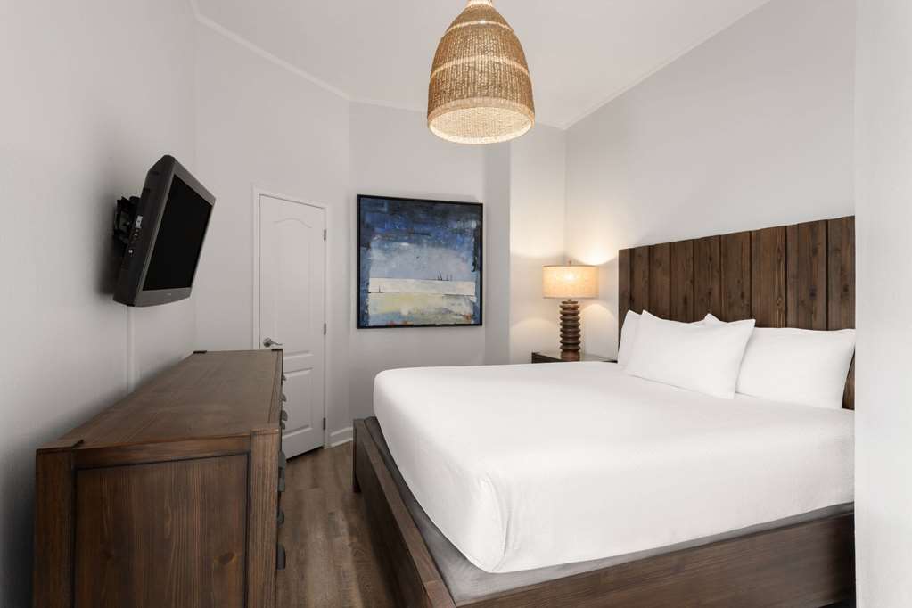 WYNDHAM GARDEN FORT WALTON BEACH DE-guestroom-Guest Room,Suite,On-Site.jpg