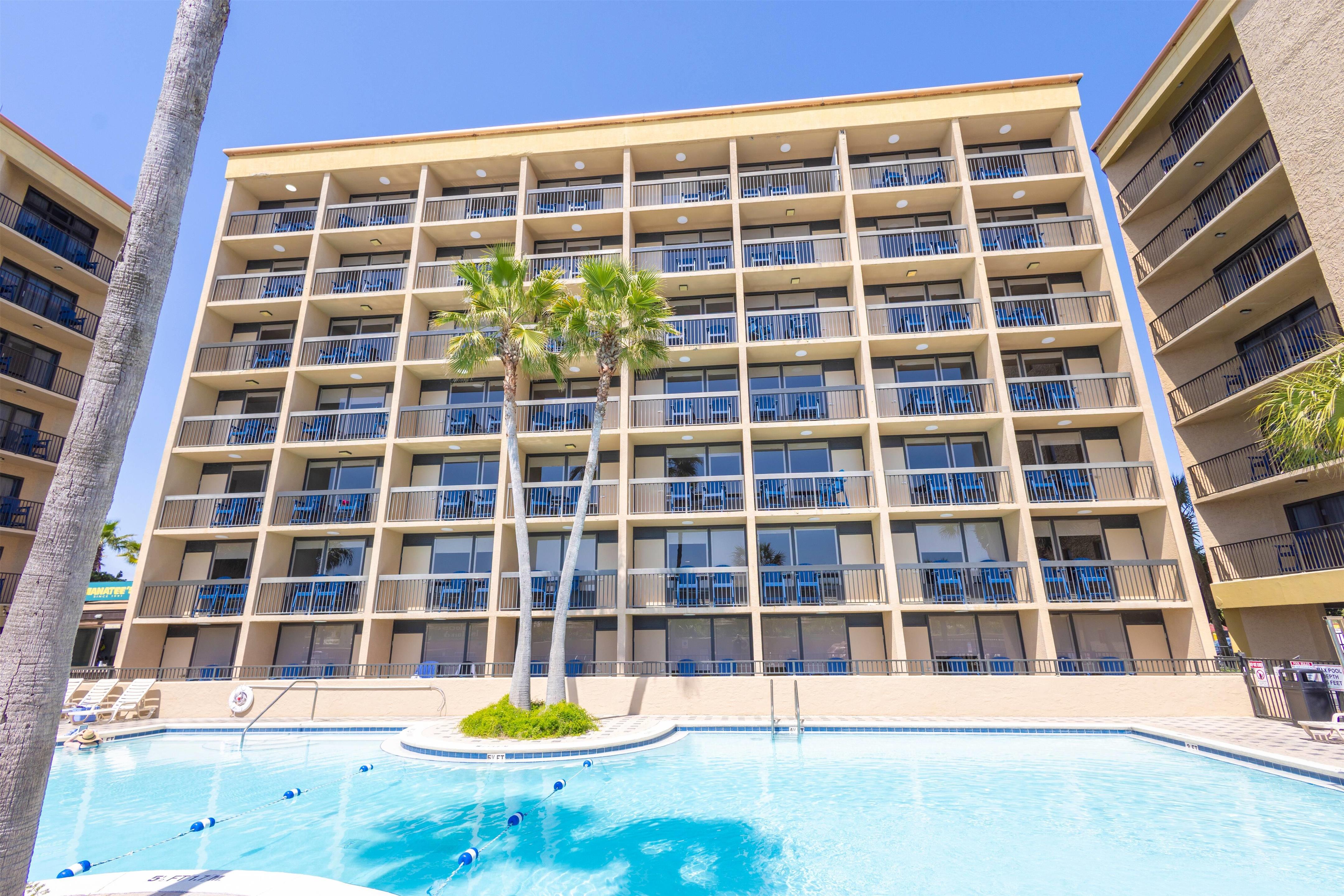 Pool | Wyndham Garden Fort Walton Beach Destin