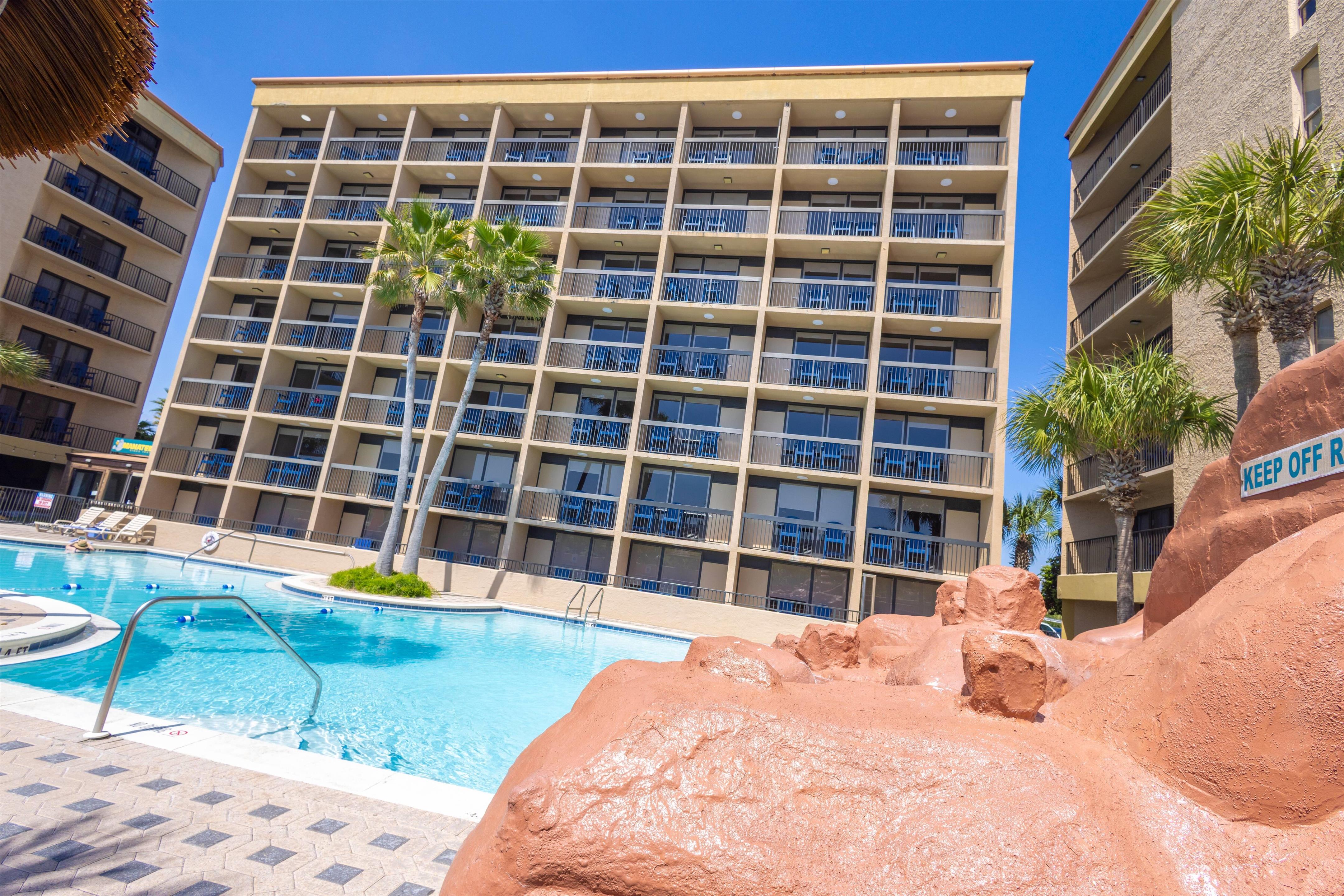 Pool | Wyndham Garden Fort Walton Beach Destin