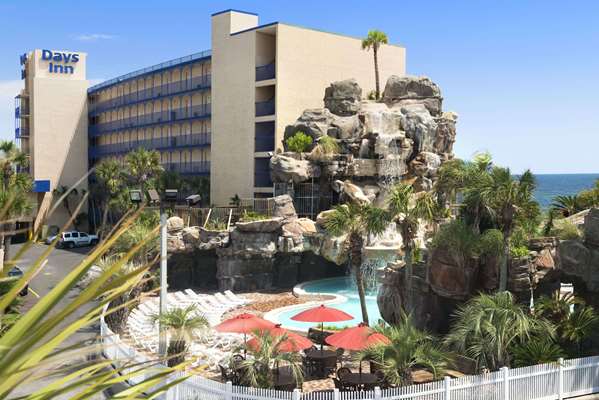 Pool - Days Inn Panama City Beach