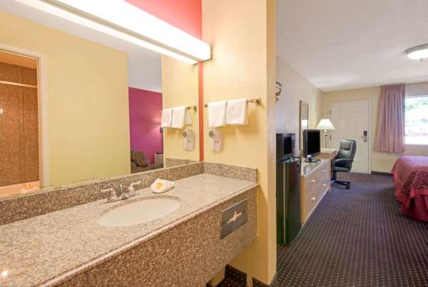  - Days Inn Albuquerque Northeast - I-40, Exit 165
