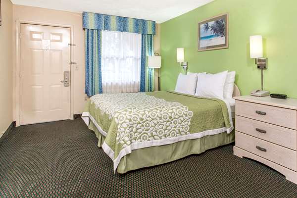  - Days Inn Bradenton - I-75, Exit 220