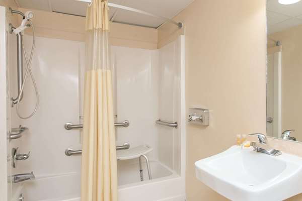  - Days Inn Bradenton - I-75, Exit 220