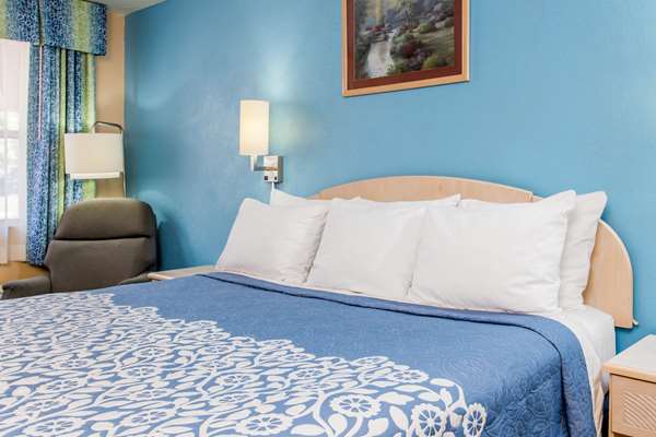  - Days Inn Bradenton - I-75, Exit 220