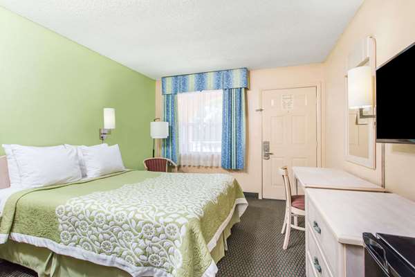  - Days Inn Bradenton - I-75, Exit 220