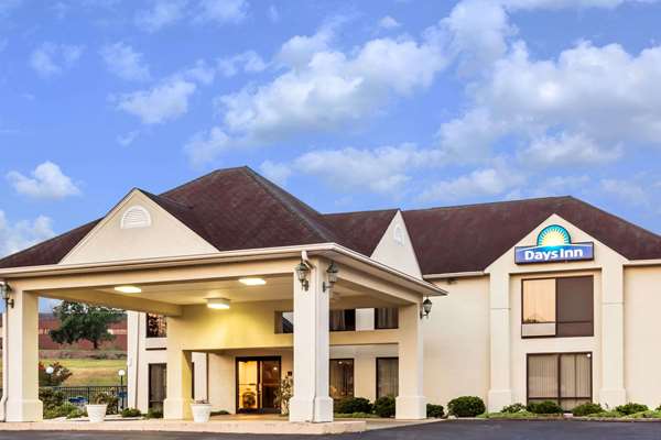 Exterior view - Days Inn Sanford