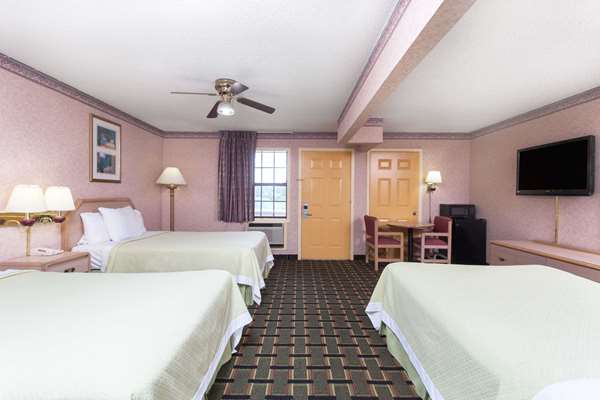  - Days Inn Holladay - I-40, Exit 126
