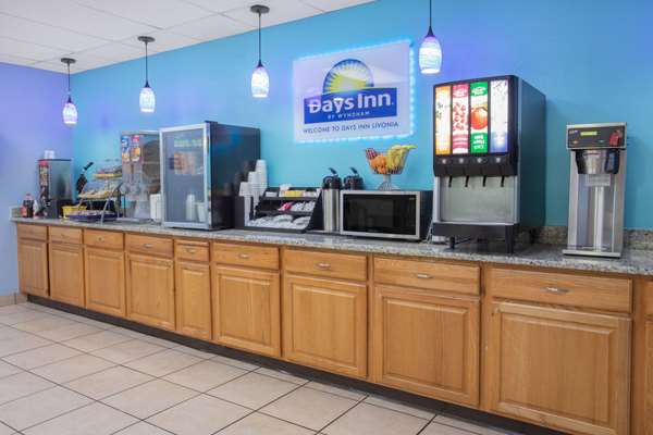 - Days Inn Livonia