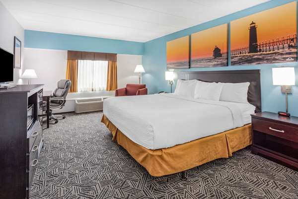  - Days Inn Livonia