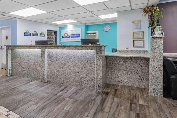 - Days Inn Livonia