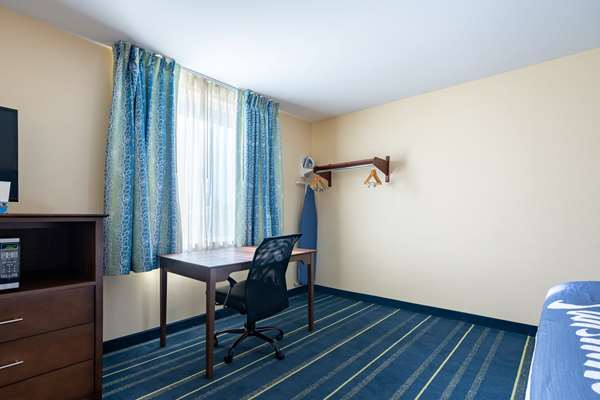  - Days Inn Hartford - I-91, Exit 27