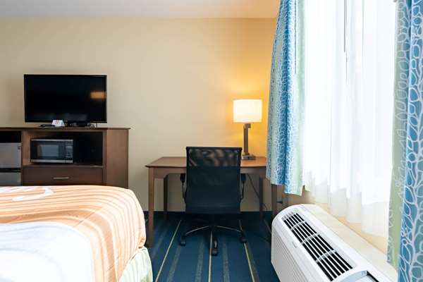  - Days Inn Hartford - I-91, Exit 27