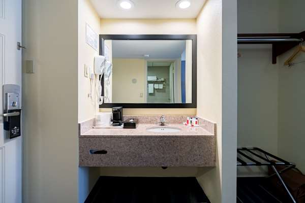  - Days Inn Hartford - I-91, Exit 27