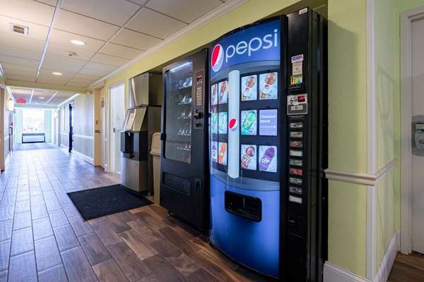  - Days Inn Hartford - I-91, Exit 27