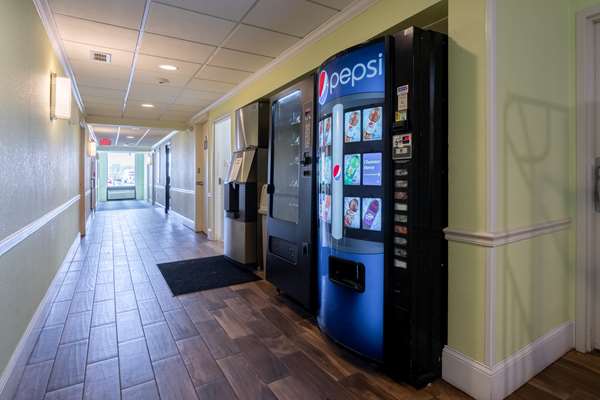  - Days Inn Hartford - I-91, Exit 27