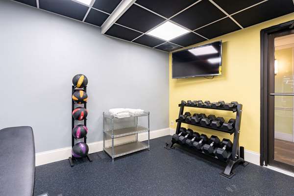 Fitness/ Exercise Room - Days Inn Hartford - I-91, Exit 27