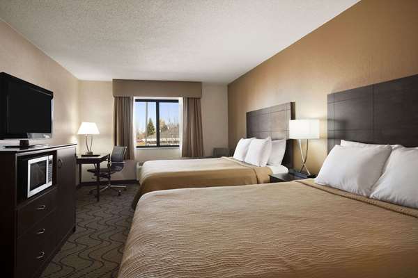  - Days Inn Grand Forks