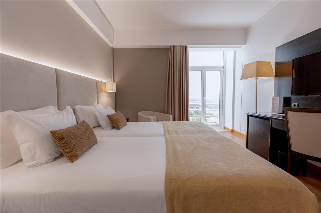 COVILHA DONA MARIA AFFILIATED BY ME-guestroom-Guest Room,On-Site.jpg