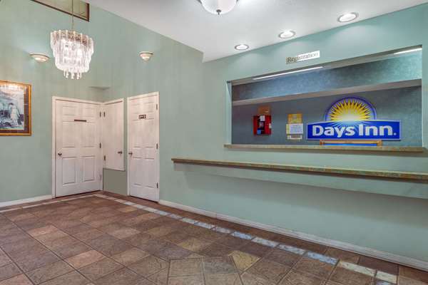  - Days Inn Windcrest San Antonio - I-35, Exit 167A