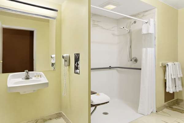  - Days Inn State College