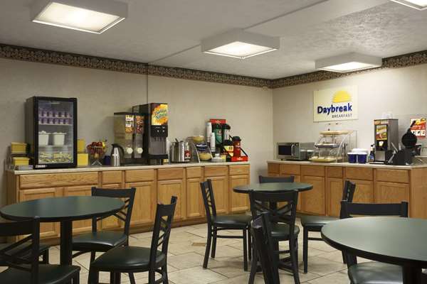  - Days Inn Waynesboro - I-64, Exit 94