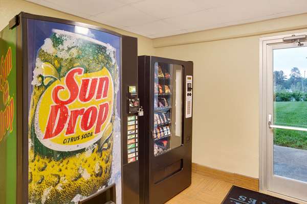  - Baymont Inn & Suites Charlotte - I-85, Exit 33