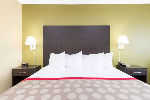  - Ramada Inn Vandalia - I-70, Exit 61